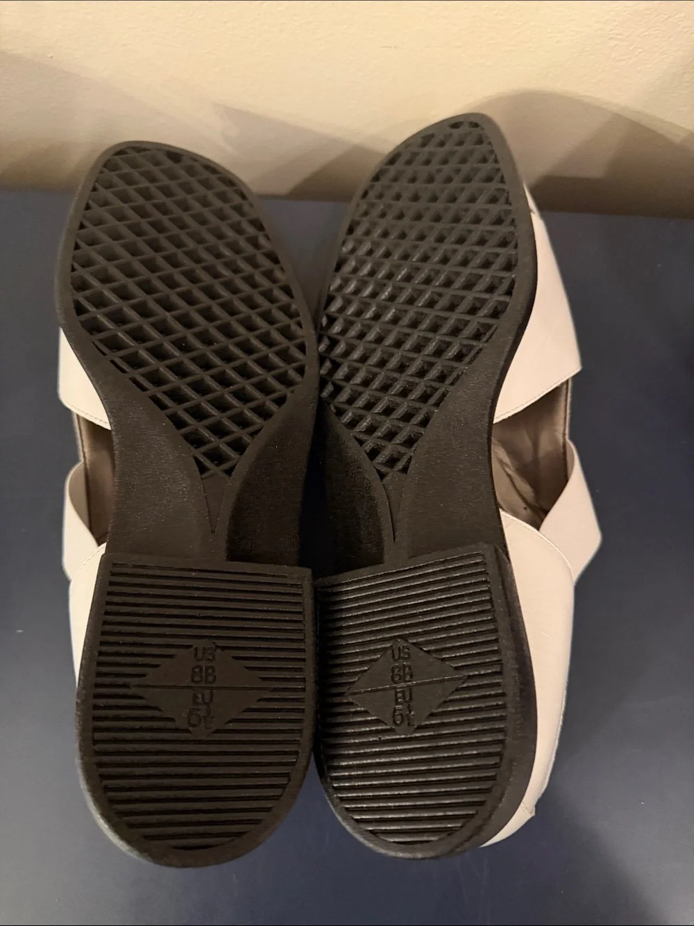 Aerosoles Women's White Leather Slip On Sandals Size 8